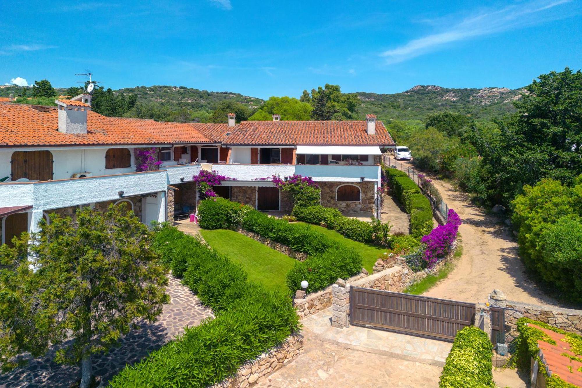 Baia Dorata Beach Apartment Porto Istana Экстерьер фото